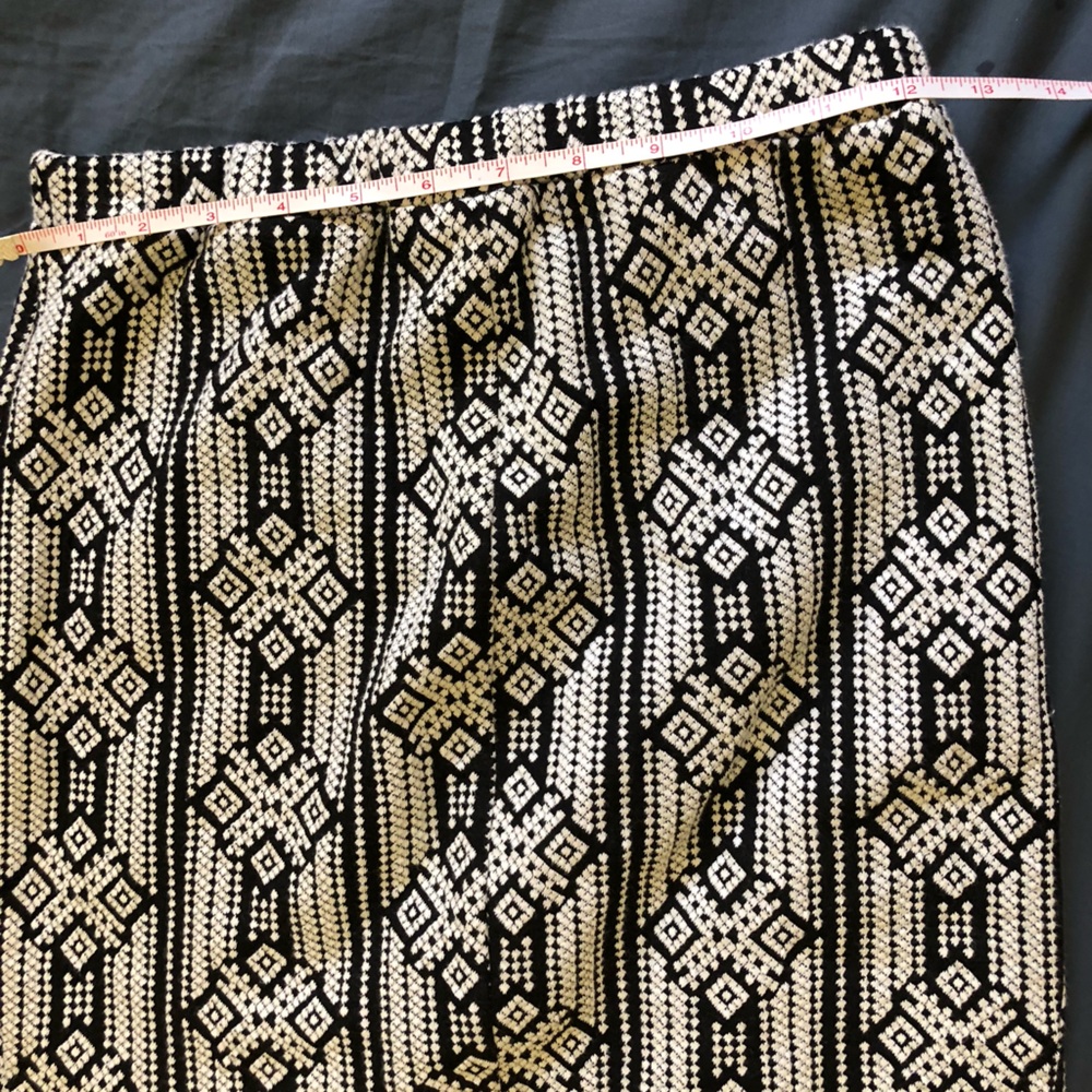 Eighty Eight Black and Cream Mini Pencil Skirt - Picture 2 of 4